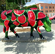 Hand painting fiberglass bull statue for outdoor decoration